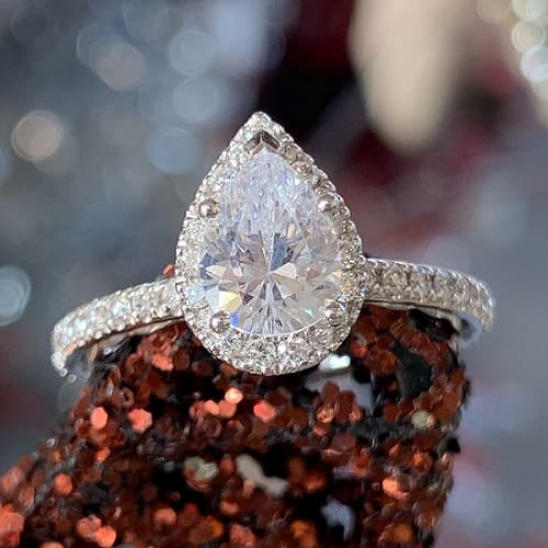 diamond engagement rings in Lansing, MI