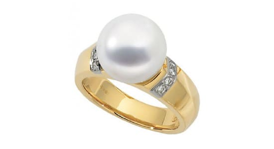 a mixed metal fashion ring with a large, bold pearl from Stuller
